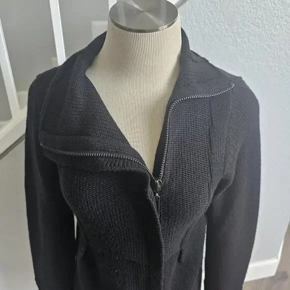Kenneth Cole New York Sweater/Cardigan Black Long Sleeve Zip-Up Women's small - Picture 2 of 11